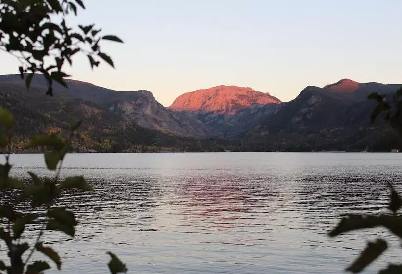 Отель Lone Eagle Lodge