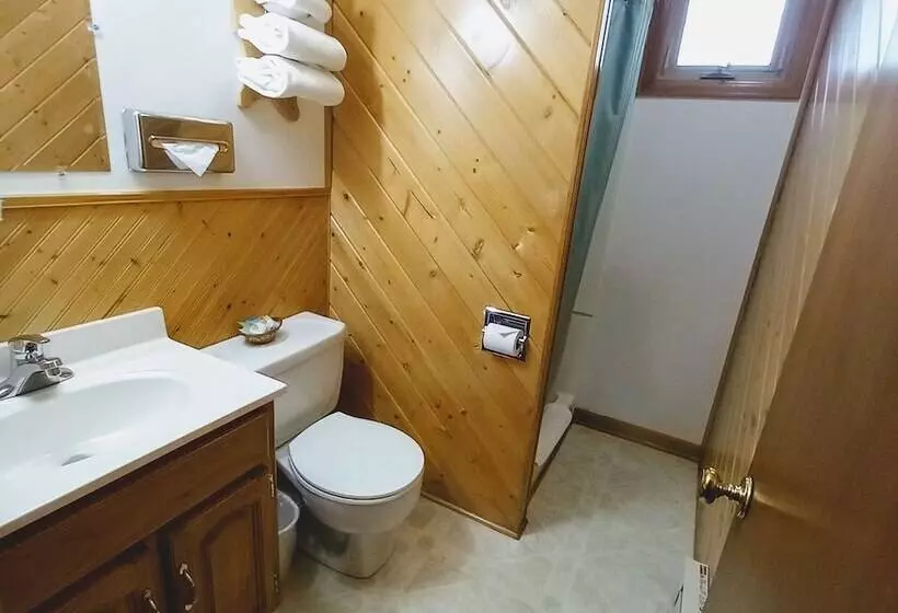 Отель Lone Eagle Lodge