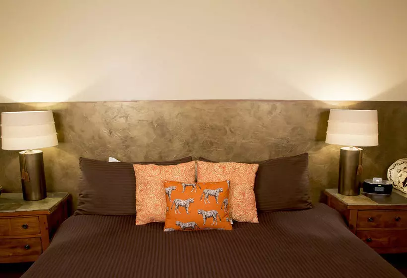 هتل Luxx Boutique