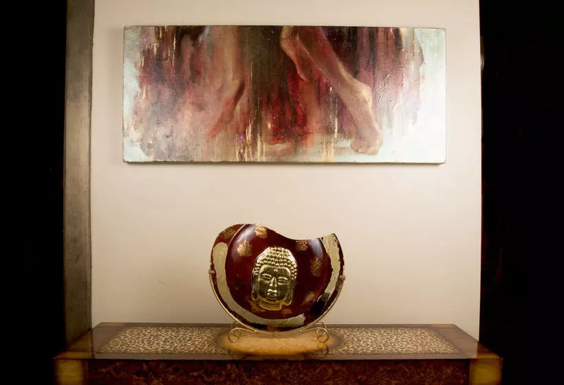 هتل Luxx Boutique