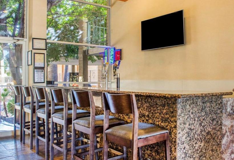 فندق Ramada By Wyndham Tempe Near Asu