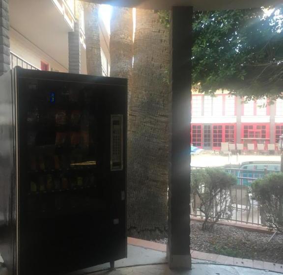 فندق Ramada By Wyndham Tempe Near Asu