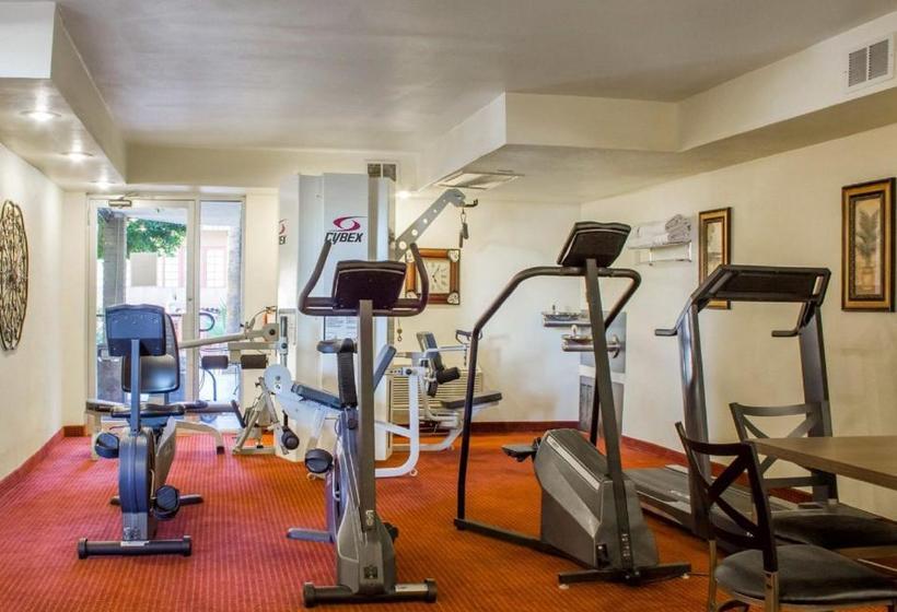 فندق Ramada By Wyndham Tempe Near Asu