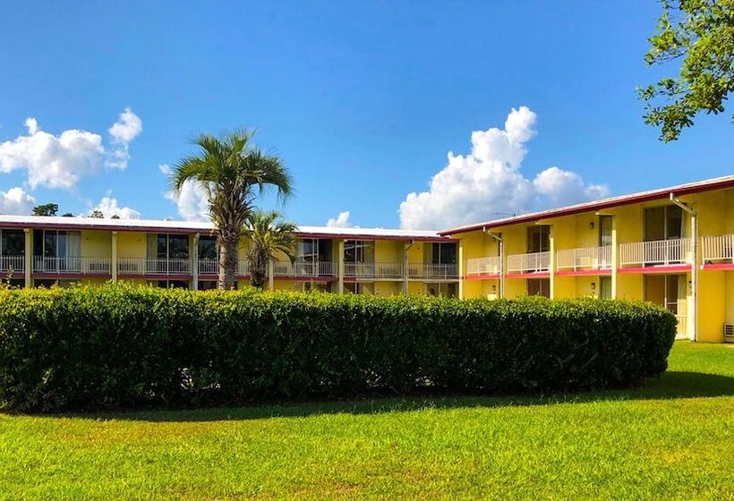 בית מלון כפרי Sunset Inn Manning