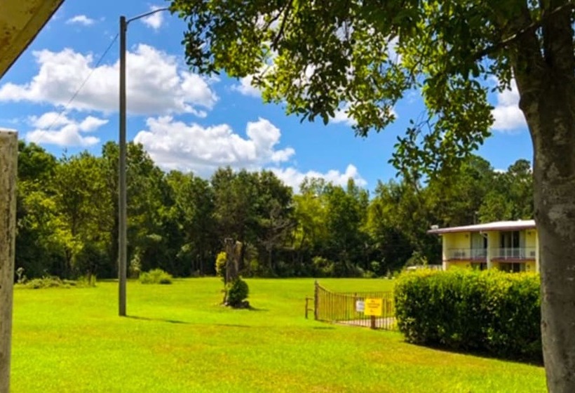 בית מלון כפרי Sunset Inn Manning