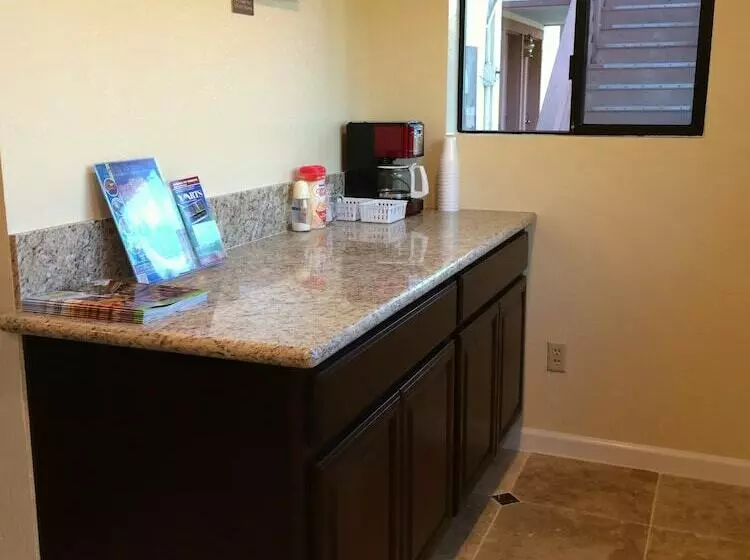 Jamestown Railtown Motel