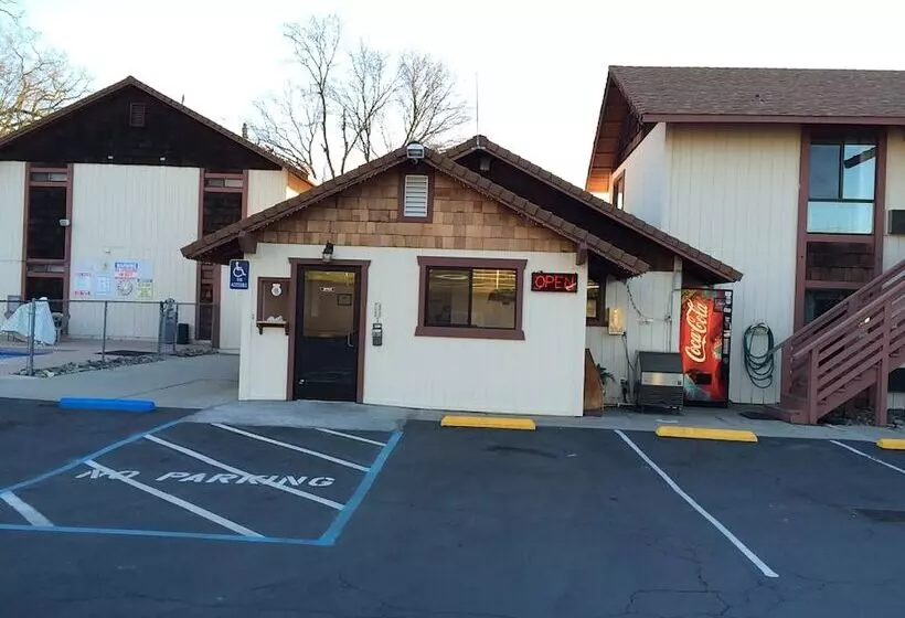 Jamestown Railtown Motel