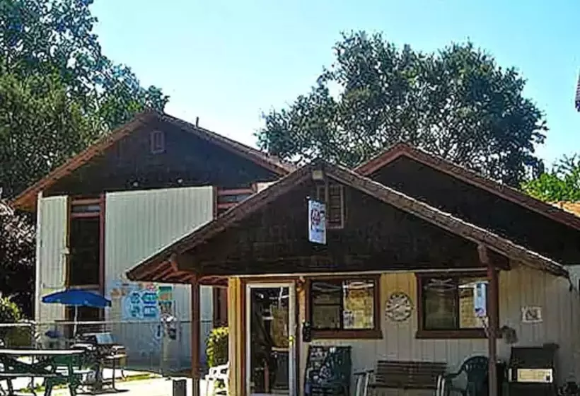 Jamestown Railtown Motel