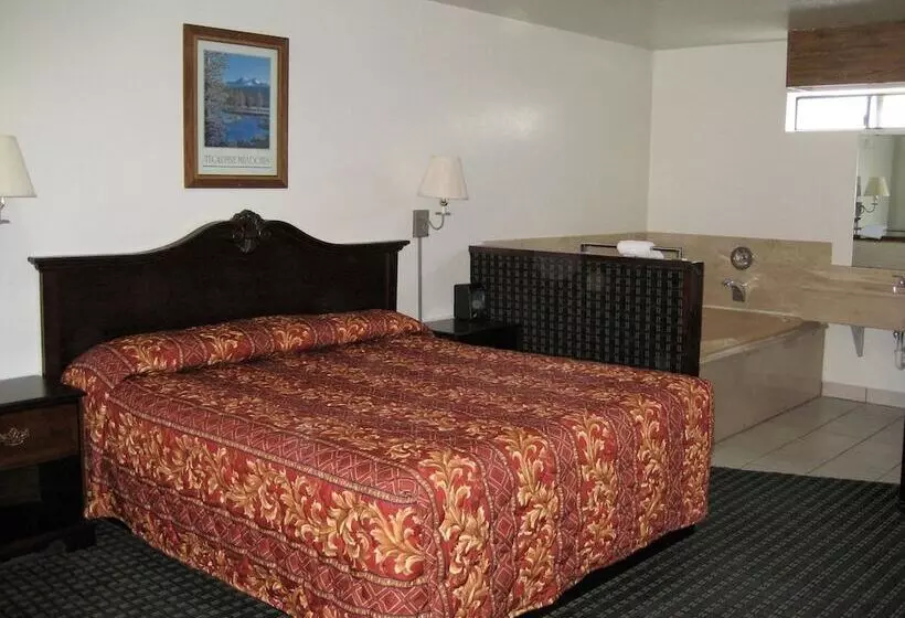 Jamestown Railtown Motel