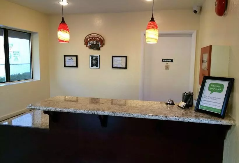 Jamestown Railtown Motel