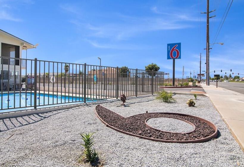 Motel 6moreno Valley, Ca  Perris