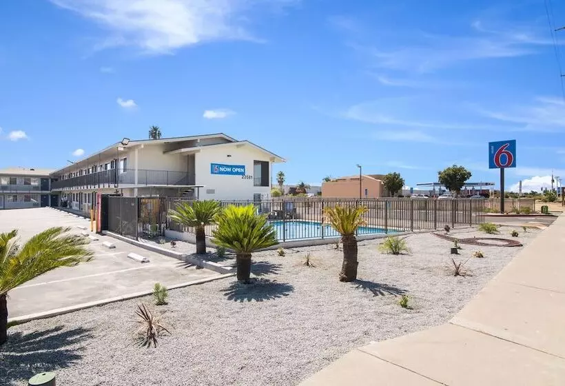 Motel 6moreno Valley, Ca Perris
