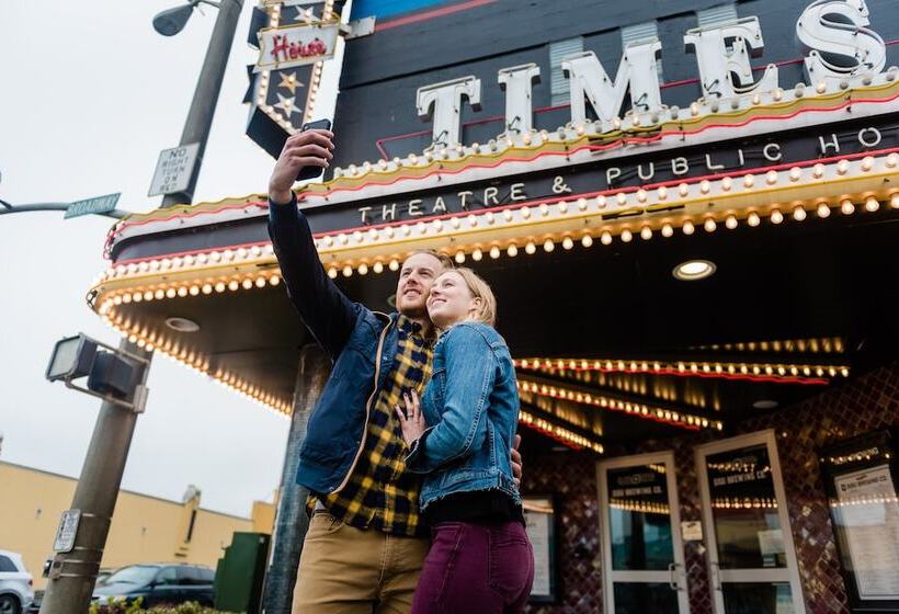 فندق على الطريق River Inn At Seaside