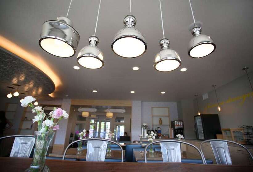 فندق على الطريق River Inn At Seaside