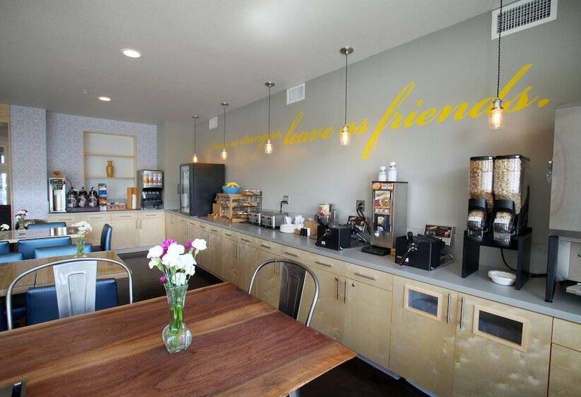 فندق على الطريق River Inn At Seaside