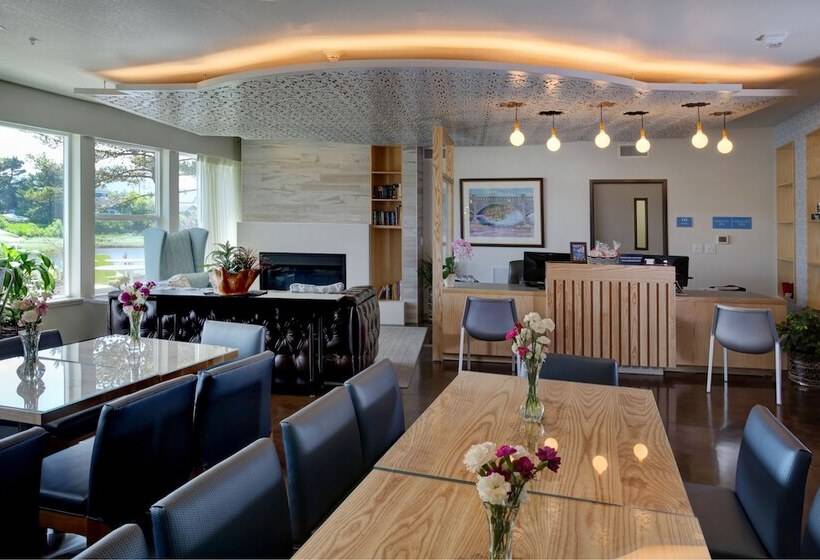 فندق على الطريق River Inn At Seaside