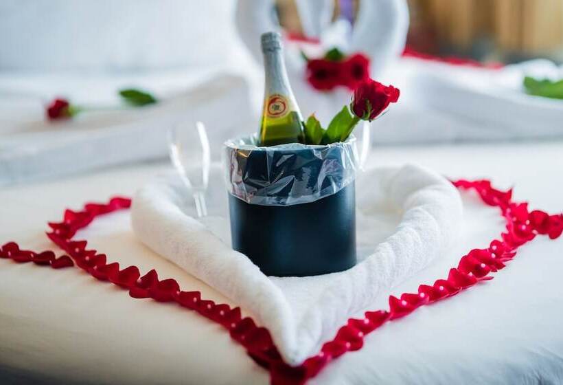 فندق على الطريق River Inn At Seaside