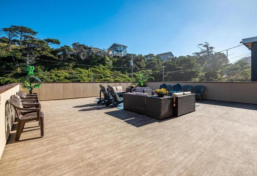 Sailor Jack Oceanfront Motel