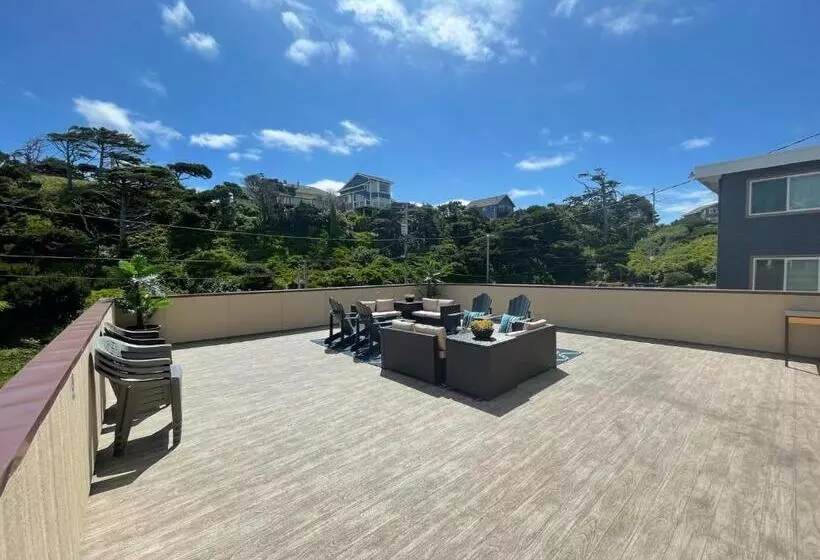 Sailor Jack Oceanfront Motel