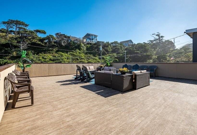 Sailor Jack Oceanfront Motel