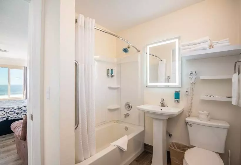 Sailor Jack Oceanfront Motel