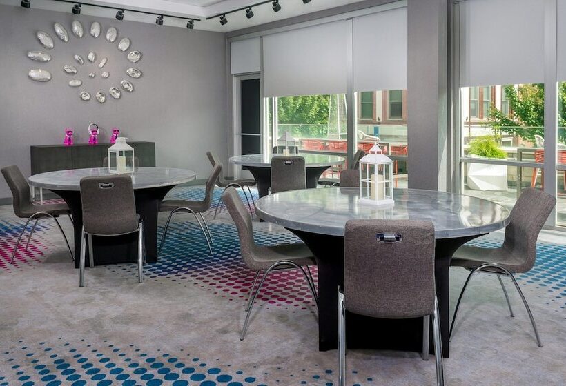 فندق Aloft Asheville Downtown
