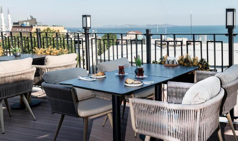 Aprilis Hotel   Special Category