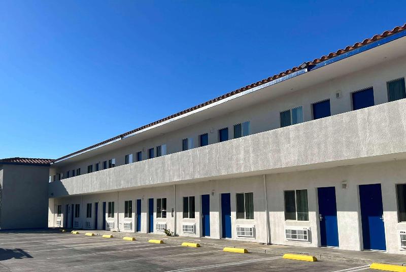 Отель Baymont By Wyndham Ridgecrest