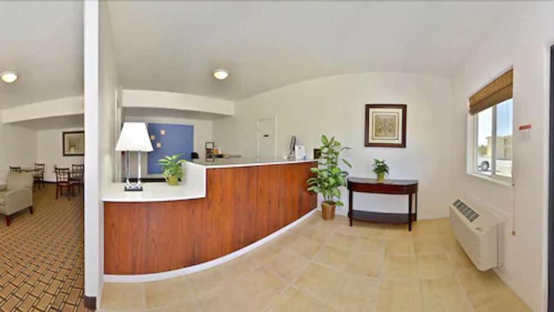 Отель Baymont By Wyndham Ridgecrest