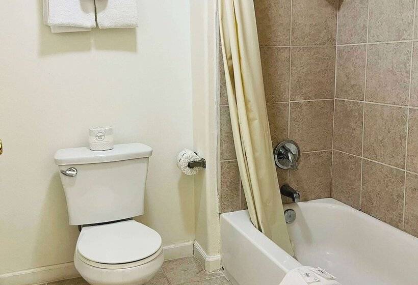 Отель Baymont By Wyndham Ridgecrest