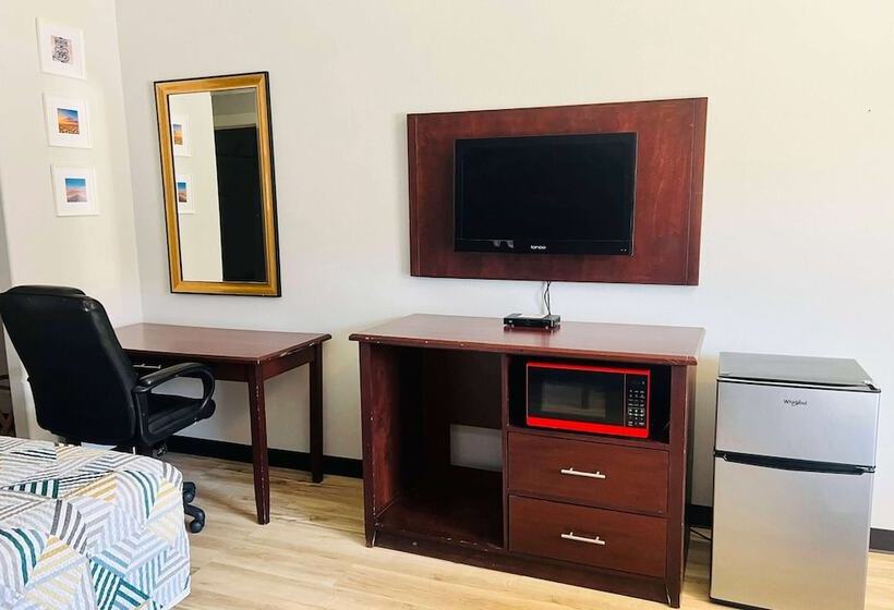 Отель Baymont By Wyndham Ridgecrest