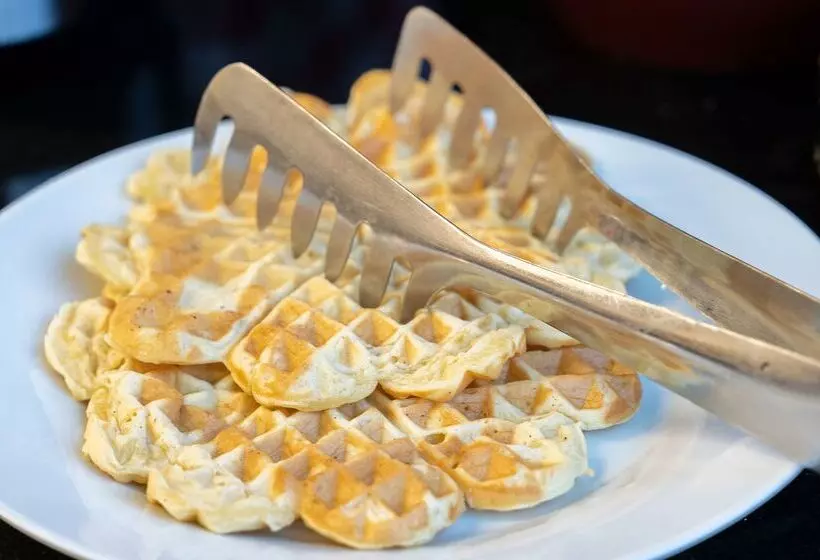 Hotelli Best Western Plus Plaza Berlin Kurfurstendamm