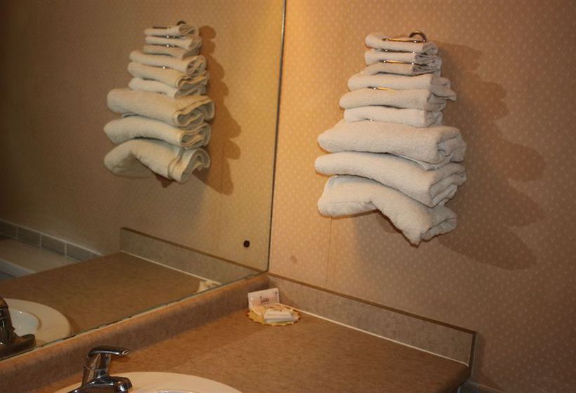 호텔 Super 6 Inn and Suites