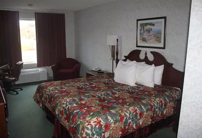 هتل Super 6 Inn and Suites