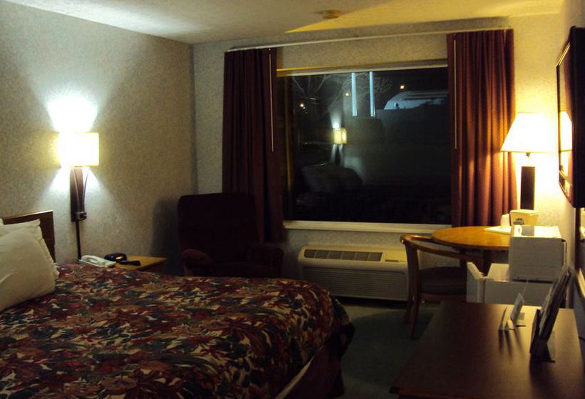 호텔 Super 6 Inn and Suites