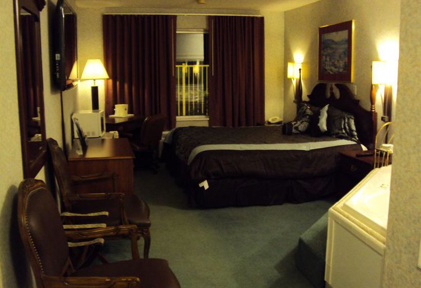 호텔 Super 6 Inn and Suites