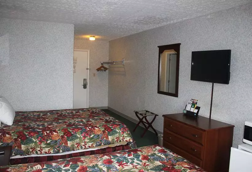 هتل Super 6 Inn and Suites