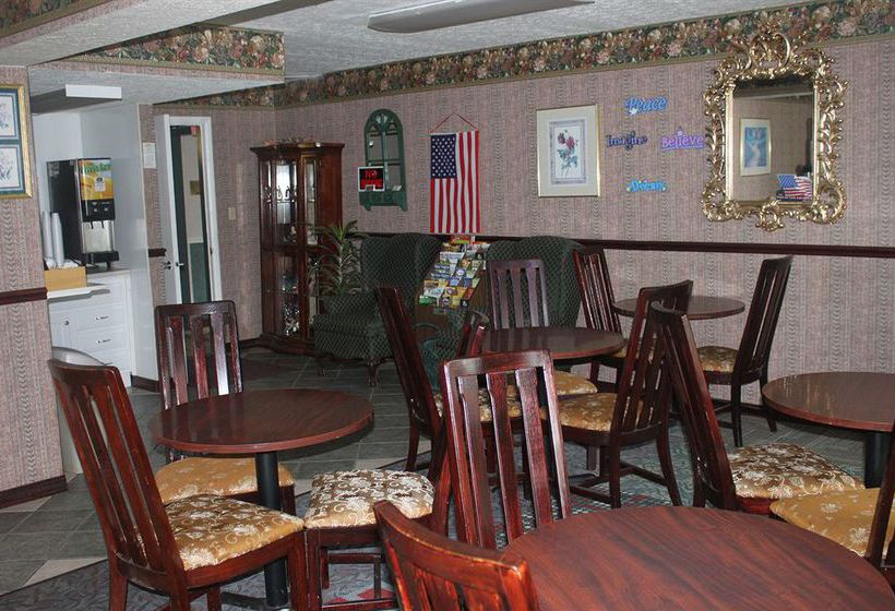 호텔 Super 6 Inn and Suites