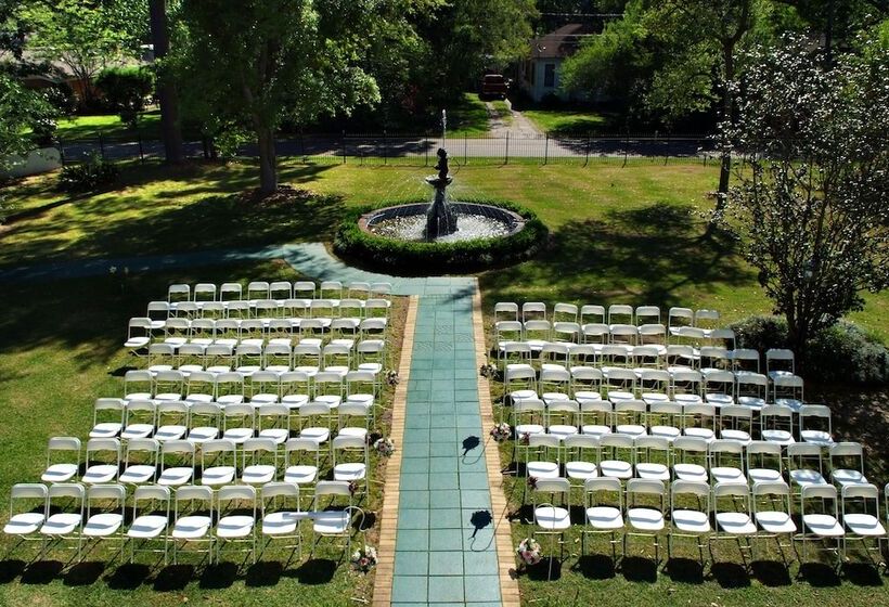 酒店 Historic Michabelle Inn