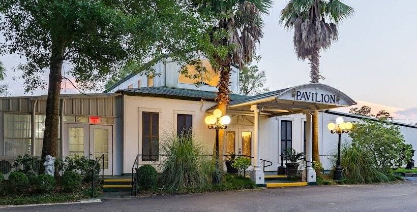 酒店 Historic Michabelle Inn