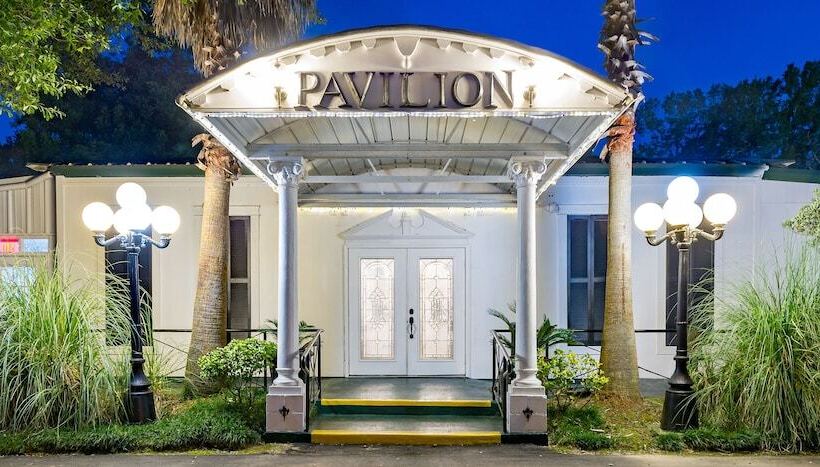 酒店 Historic Michabelle Inn