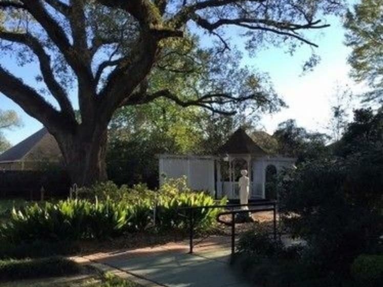 酒店 Historic Michabelle Inn