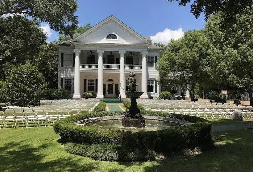 酒店 Historic Michabelle Inn