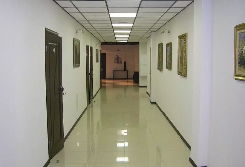 Отель Inside Transit