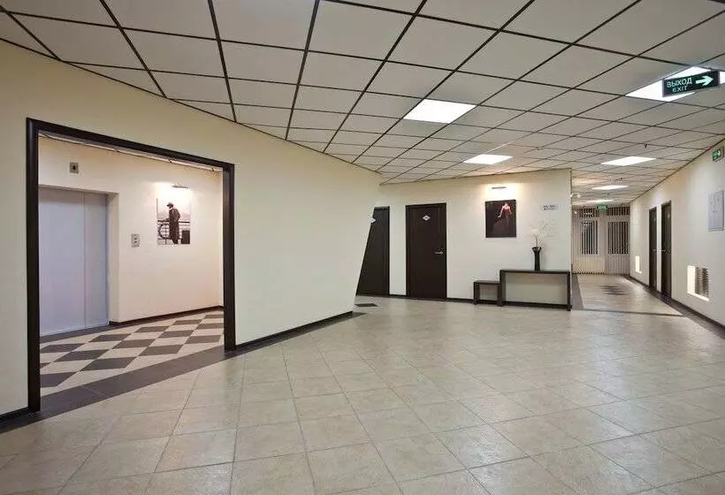 Отель Inside Transit