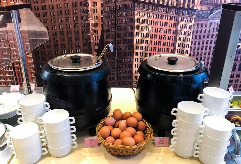 Отель Inside Transit