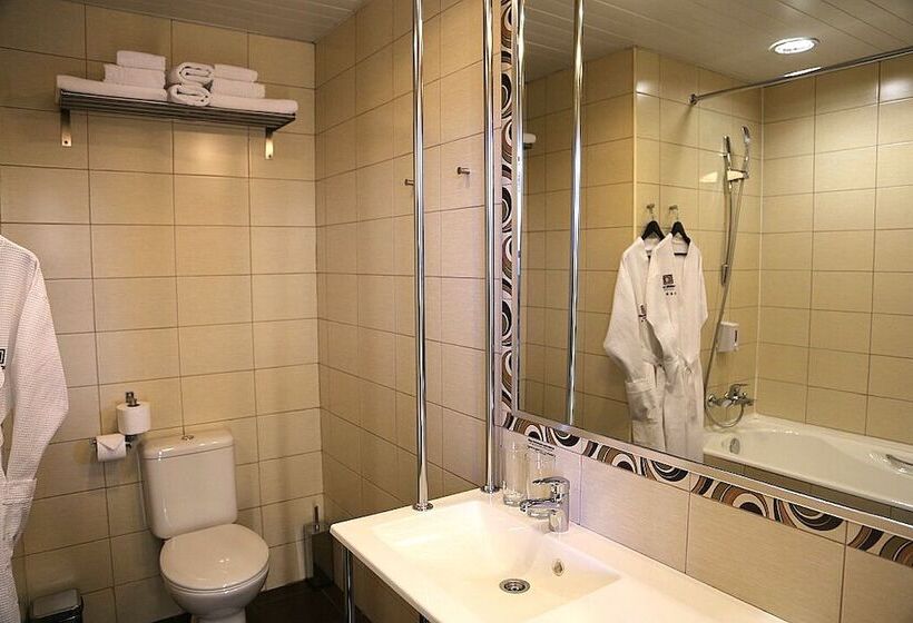 Отель Inside Transit