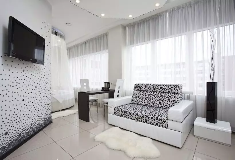 Отель Inside Transit