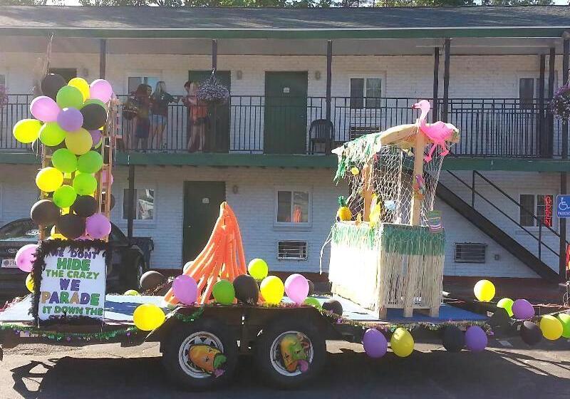 בית מלון כפרי Lake View Inn