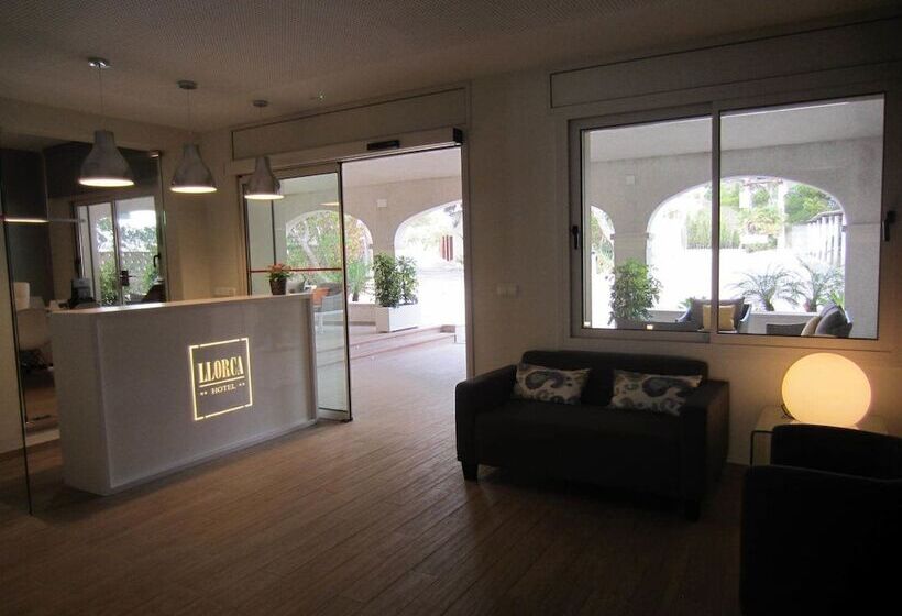 ホテル Llorca